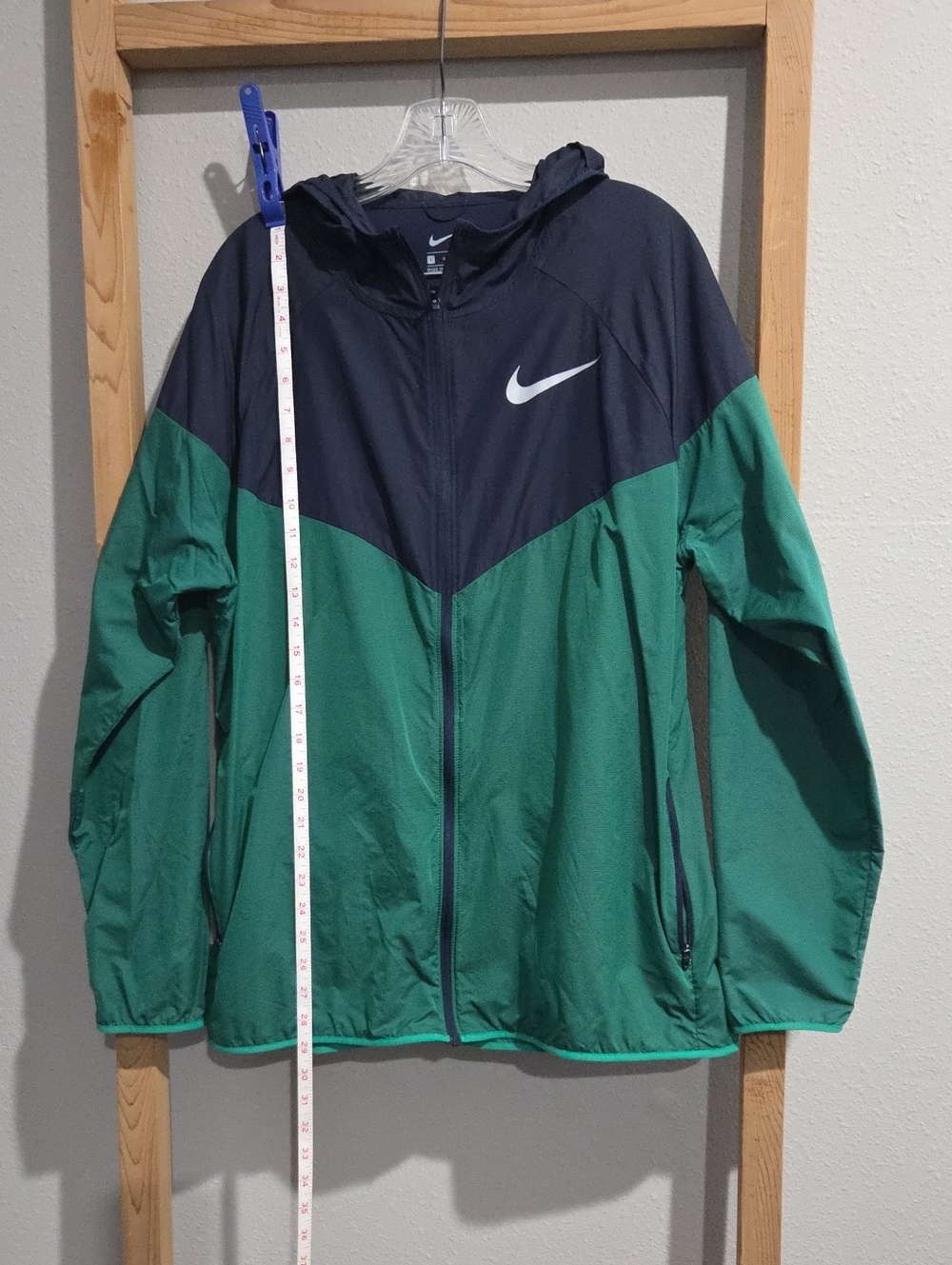 Nike Men's Green and Navy Hooded Windbreaker Jacket
